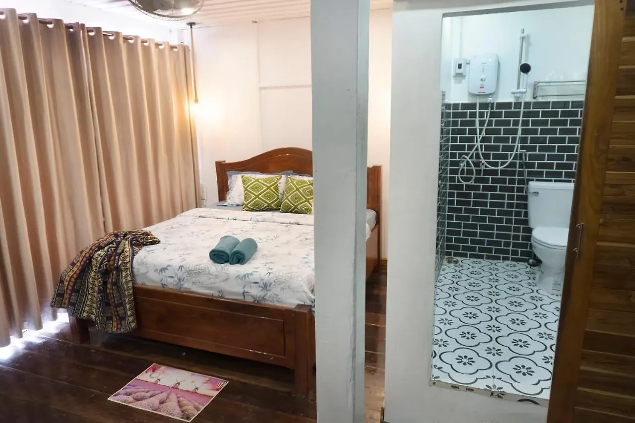 ホステル ルアンパバーン La Casa De Jardinホステル