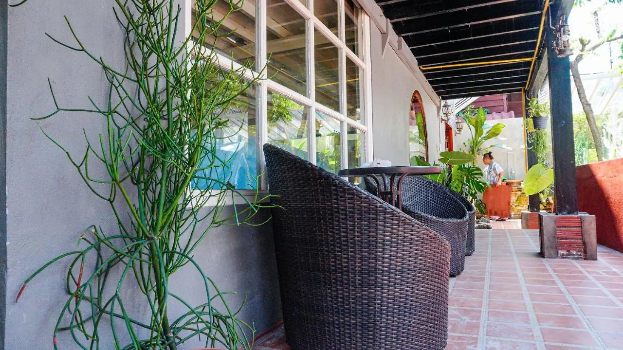 ルアンパバーン La Casa De Jardinホステル ラオス
